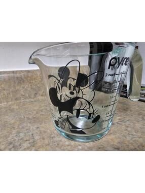 Pyrex Disney Mickey & Friends 2-cup Measuring Cup
